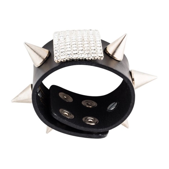 Designer - Picture 3 of 5